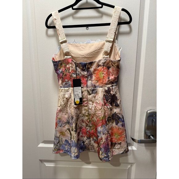Elliatt Matila Mini Dress in Floral Party Cocktail Wedding Guest size S NWT - Picture 10 of 11